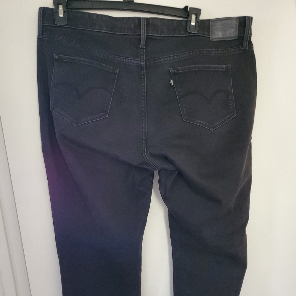 Black levi jeans